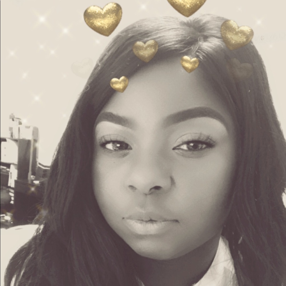 Meet your Posher, Victoria